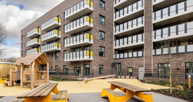 Tustin estate external credit Bouygues